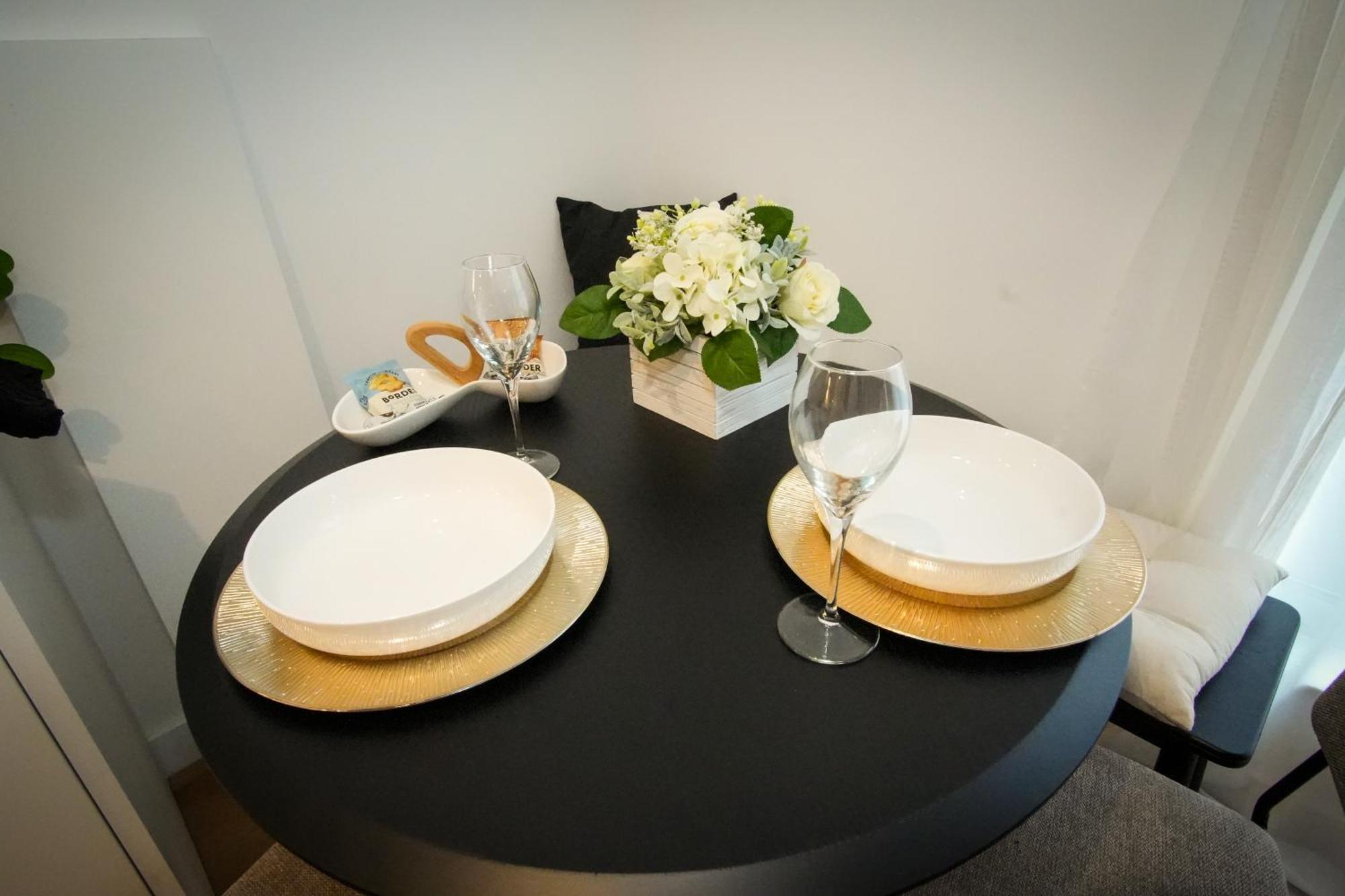 Sunrise 1 Bedroom Apartment In Central AEGON International Esterno foto
