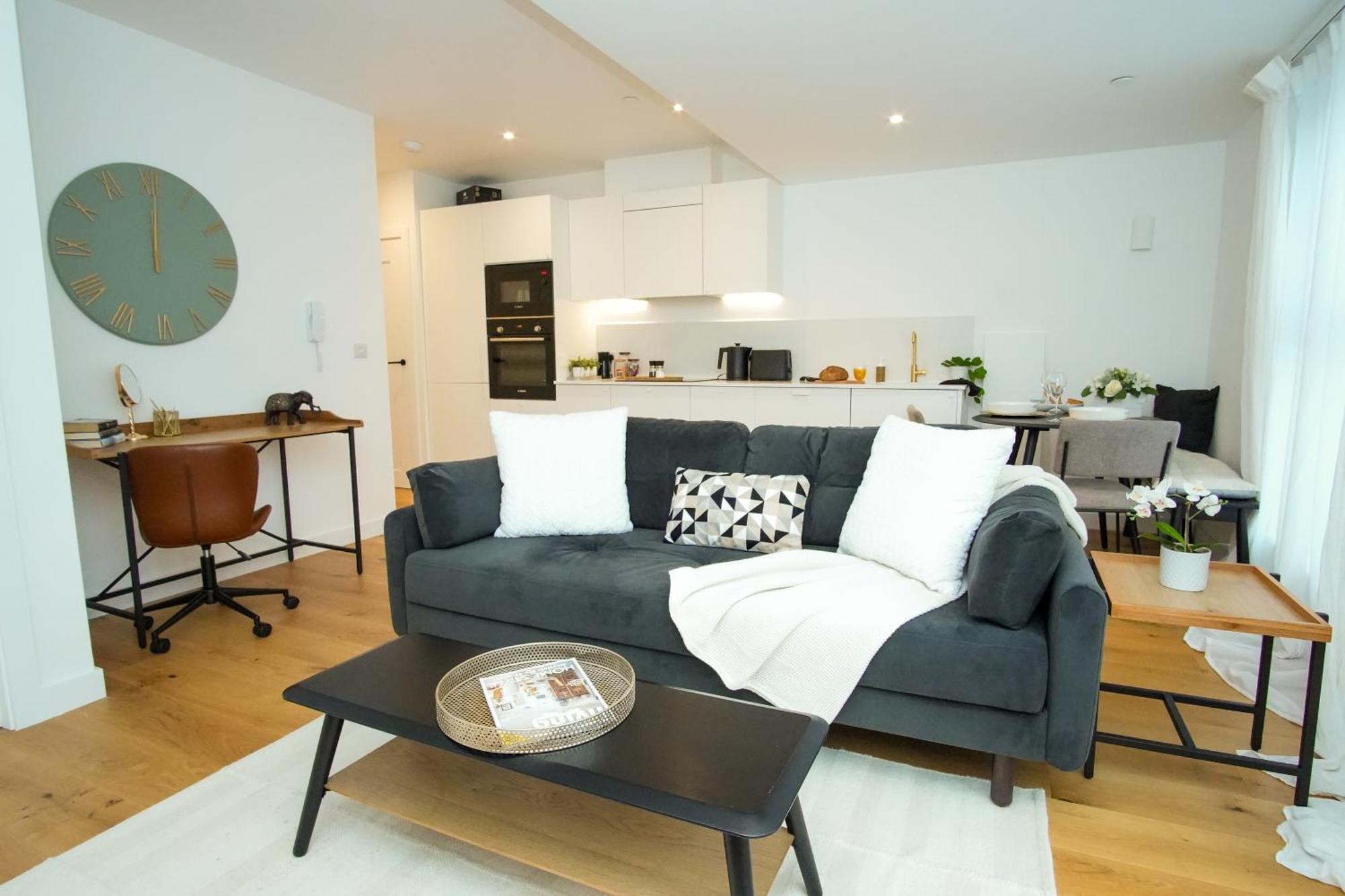 Sunrise 1 Bedroom Apartment In Central AEGON International Esterno foto